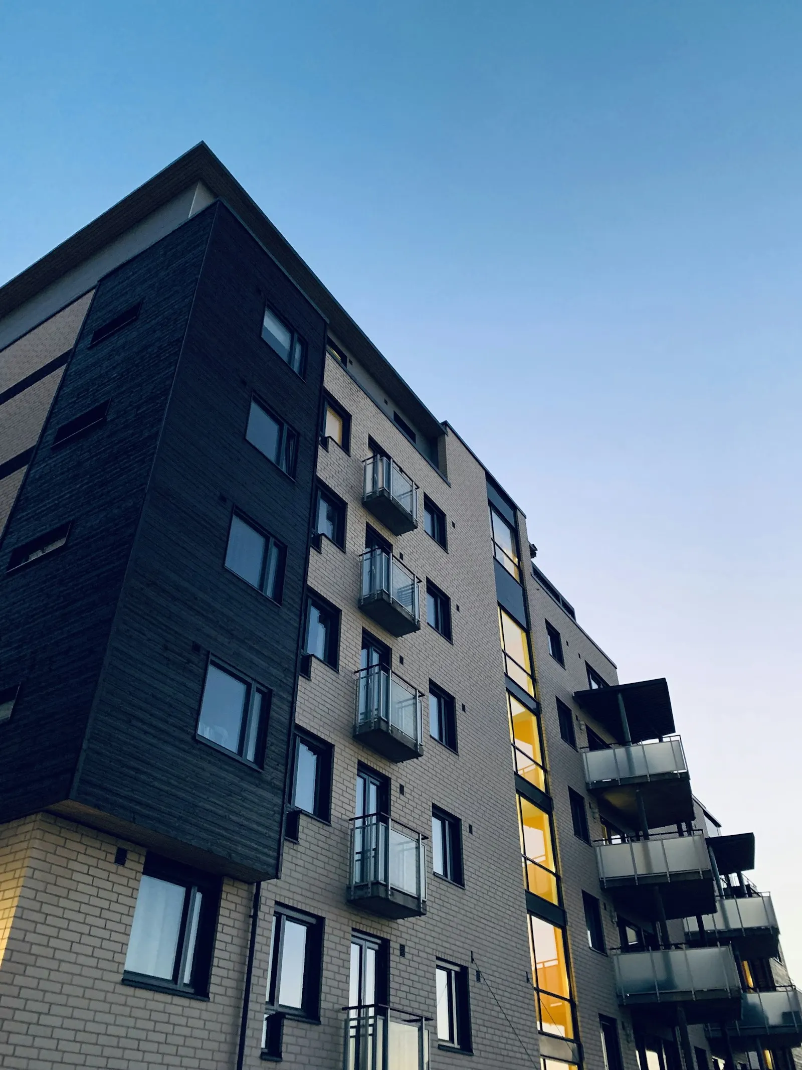 Mehrfamilienhaus mit Doppelhaushälfte an der Balanstraße, München