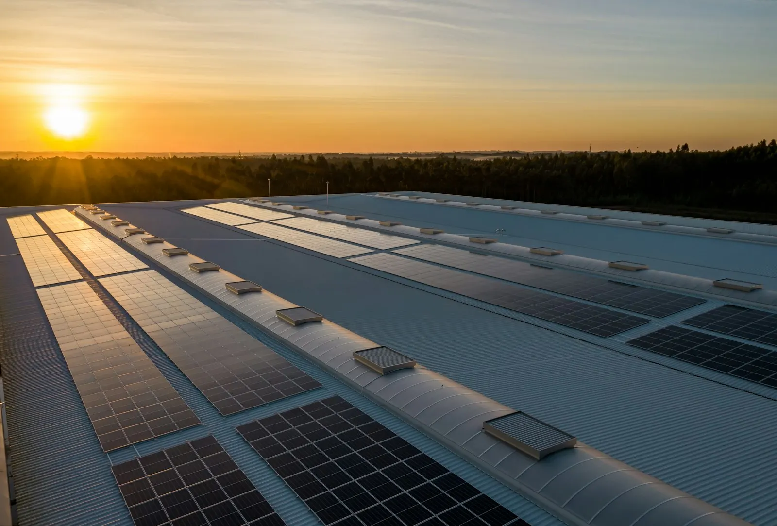 Solarthermie-Anlage auf einem Hausdach